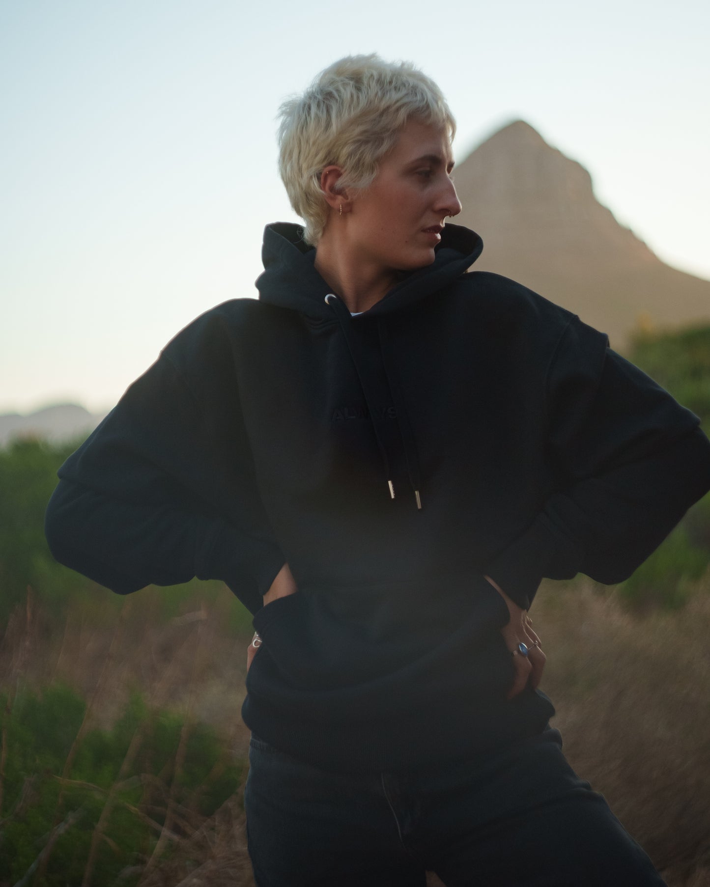 Hoodie "Schwarz" ALWAYS ON THE MOVE