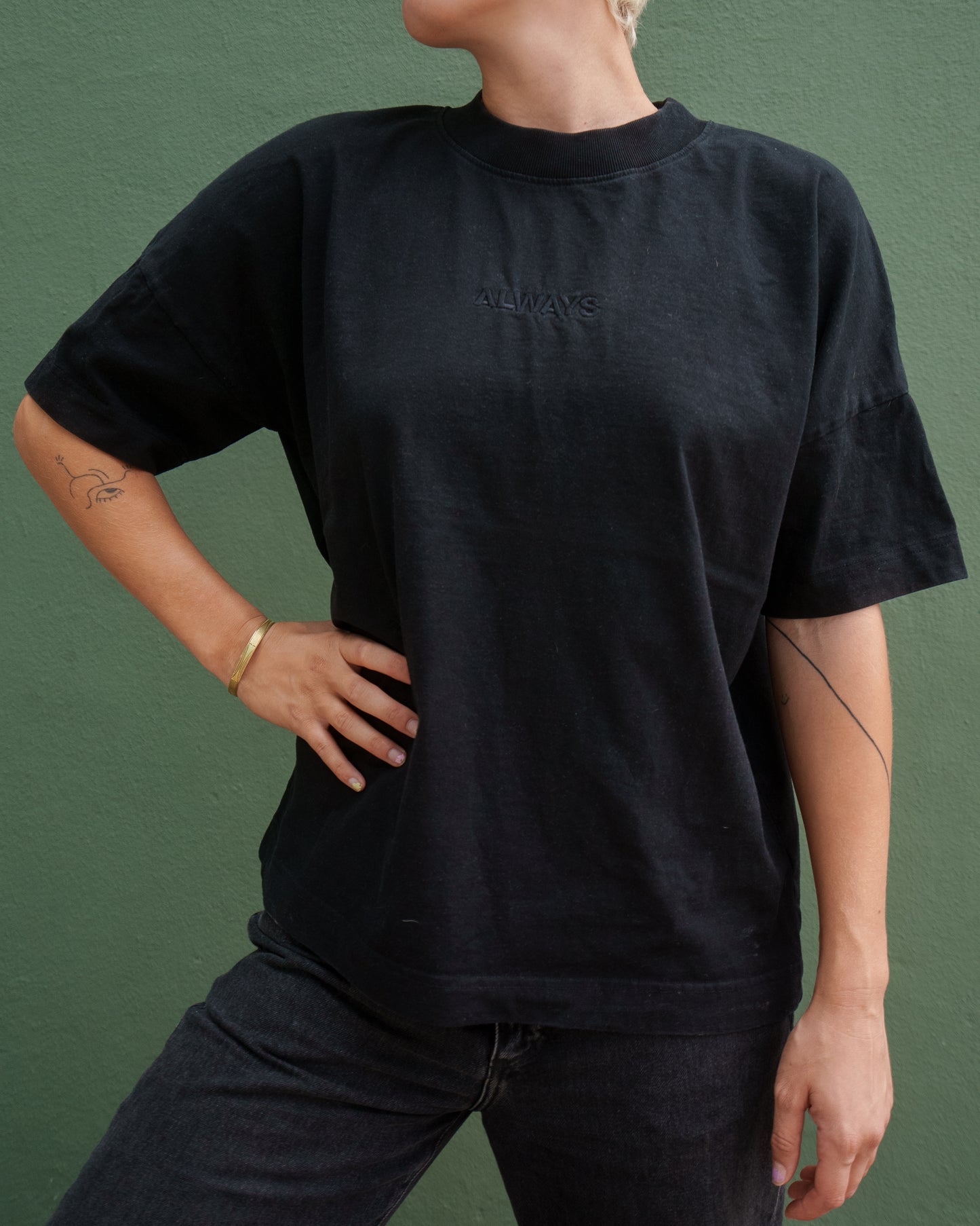 T-Shirt "Schwarz" - ALWAYS ON THE MOVE